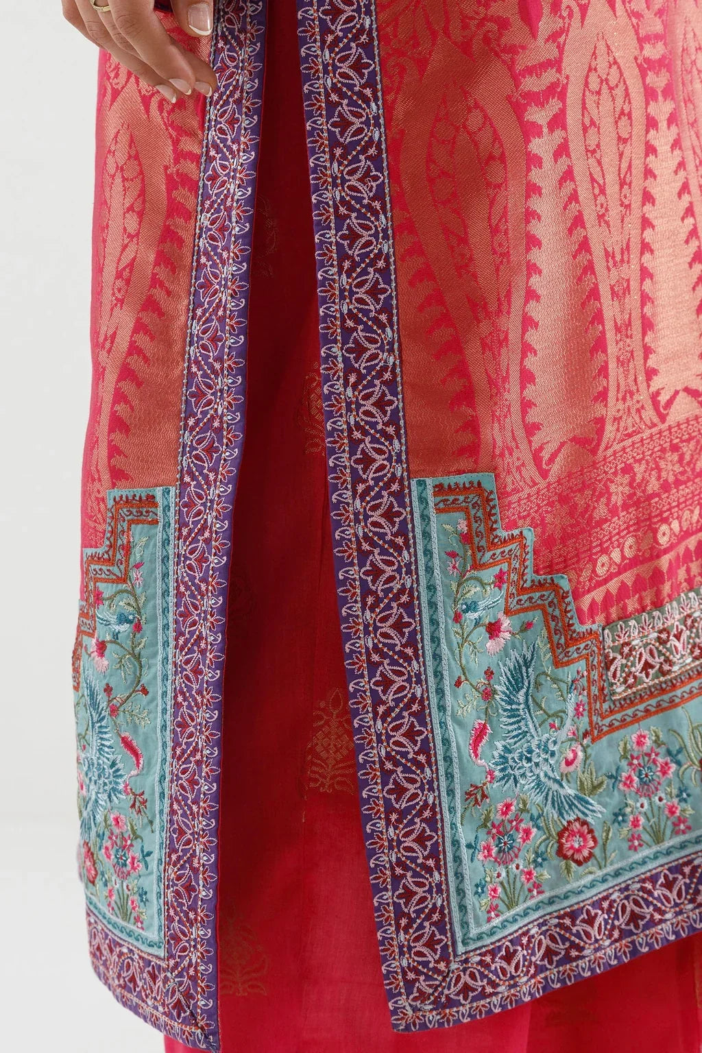 Tejruyab | Rosé Jacquard — TR-RJC-84